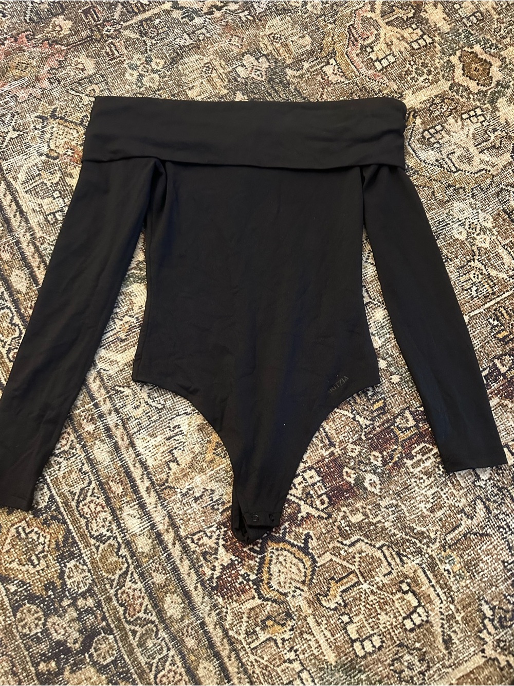 Aritzia Contour Black Top with Brand Label (XS)